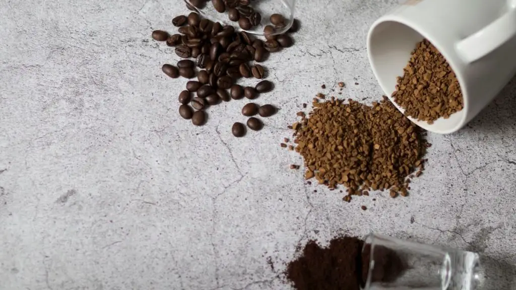 what-is-the-difference-between-instant-and-ground-coffee-finom-coffee